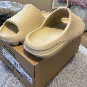 Adidas Yeezy slides bone